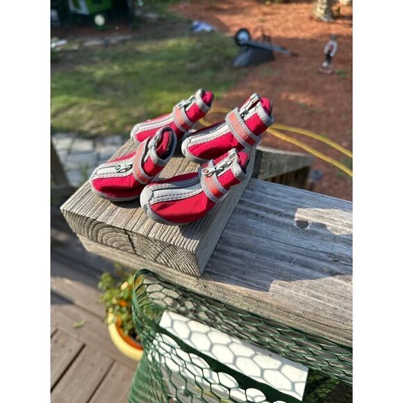 Qumy Red Boots
Size 2 - Picture 2 of 7